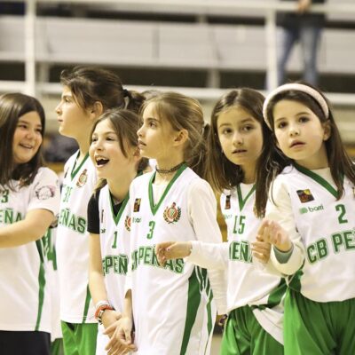 El Peñas muestra su mejor cara ante la afición